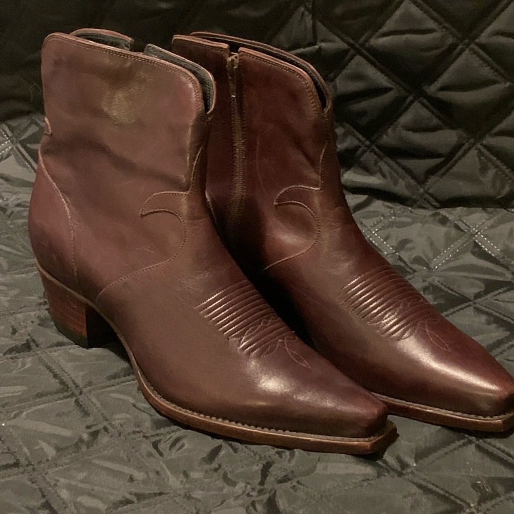 Charlie horse women’s ankle boots size 7.5